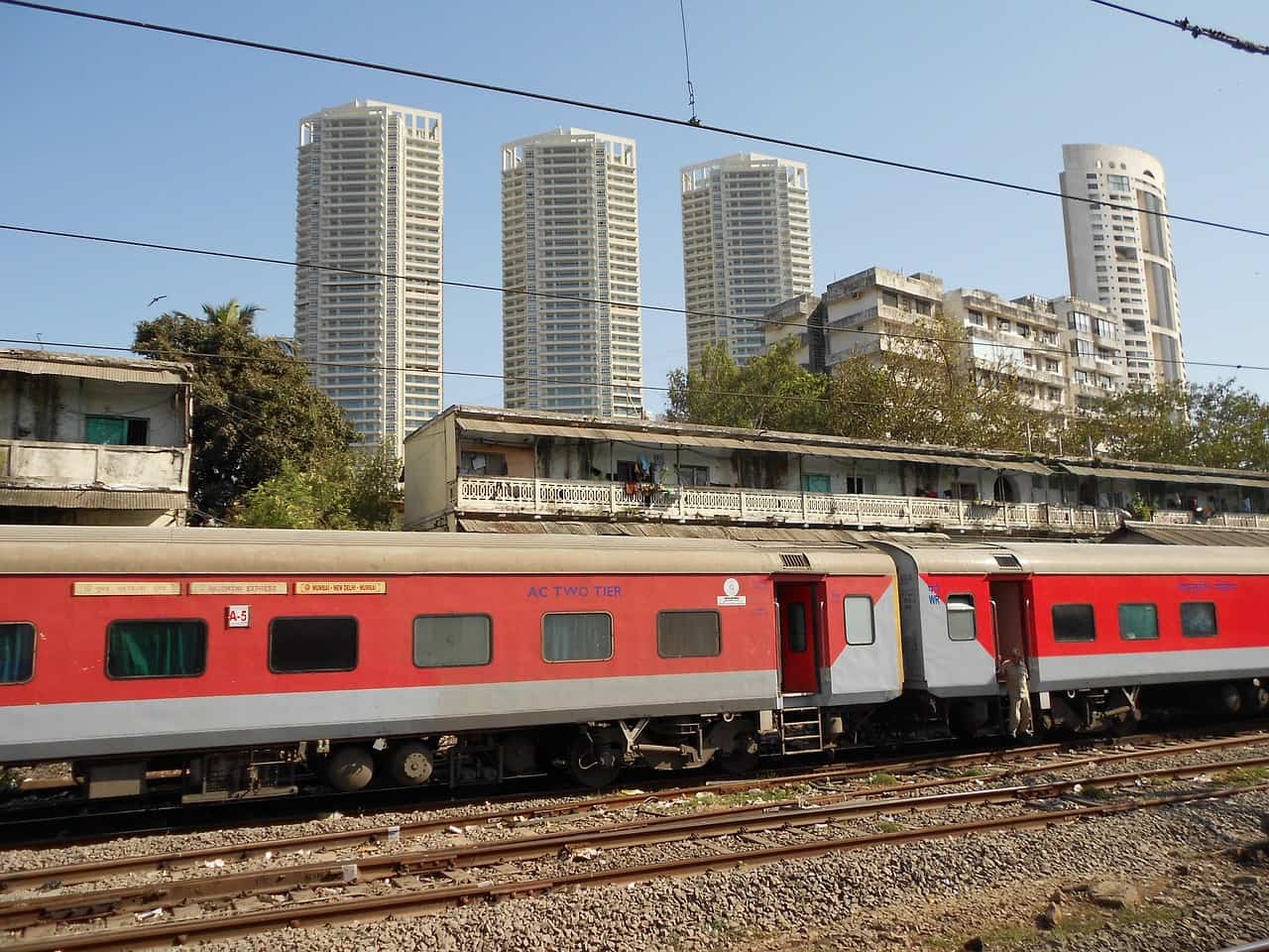 Tren de IndianRailways recorriendo la India