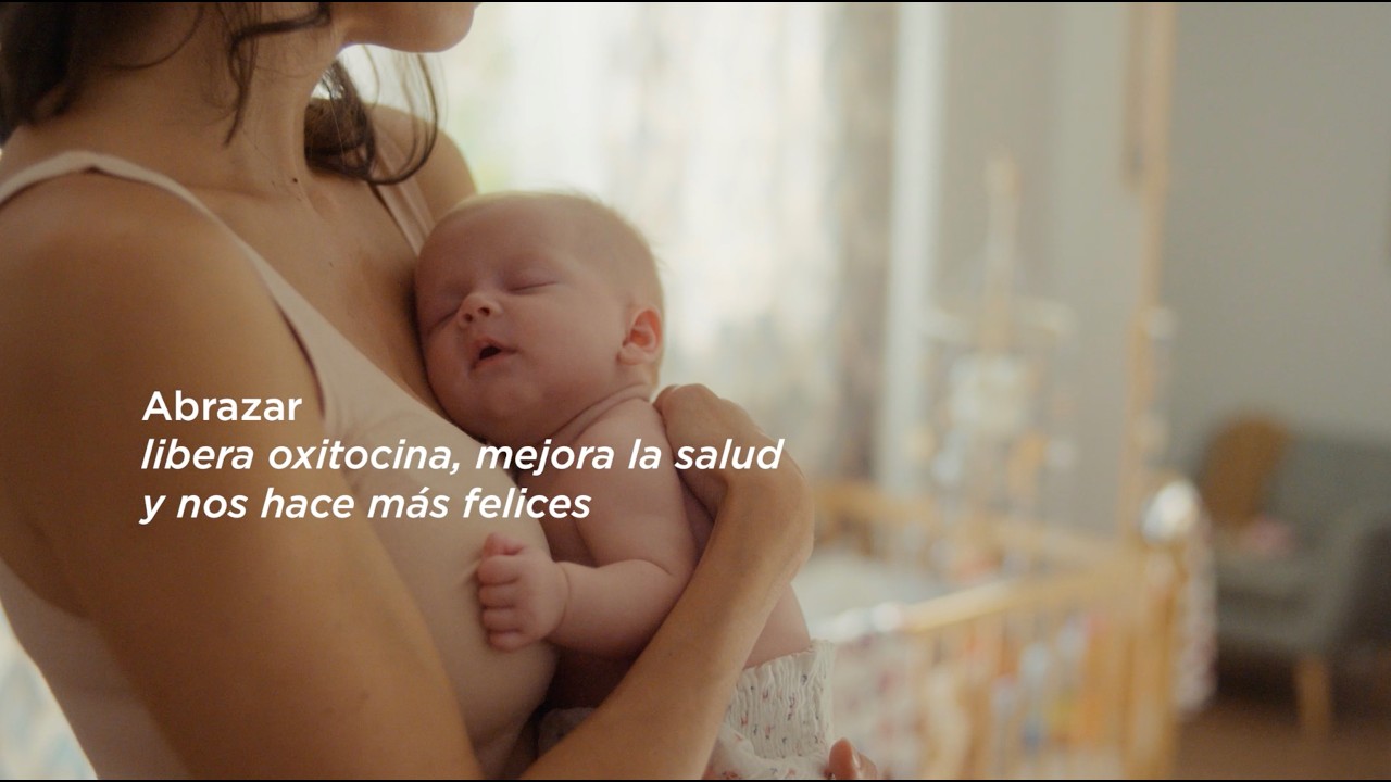 Esta Navidad no dejes abrazos pendientes 30". Campaña Sanitas