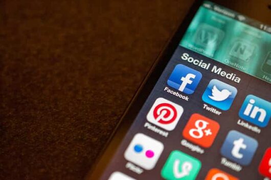 buscar trabajo redes sociales