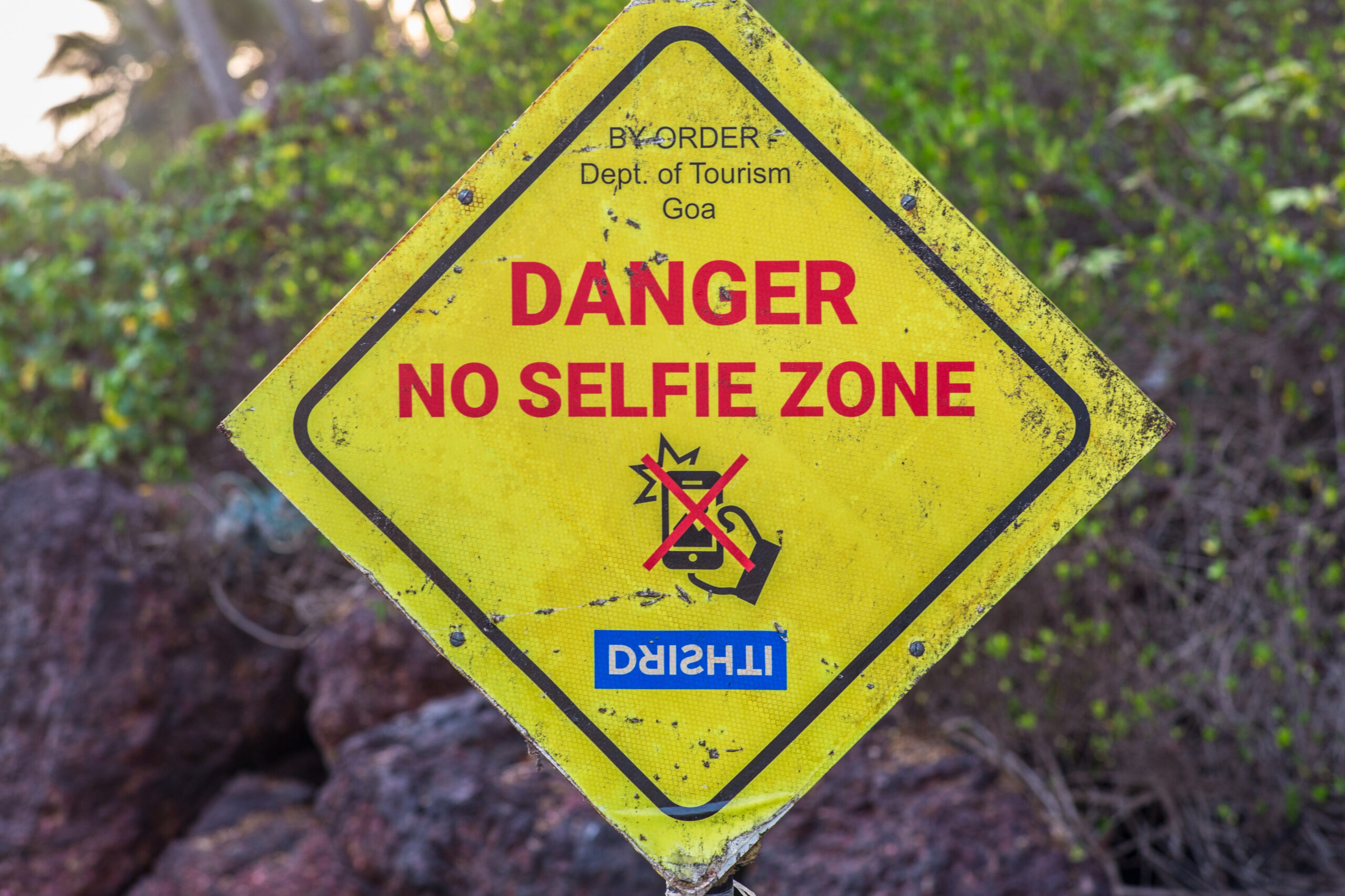 signal no selfies scaled