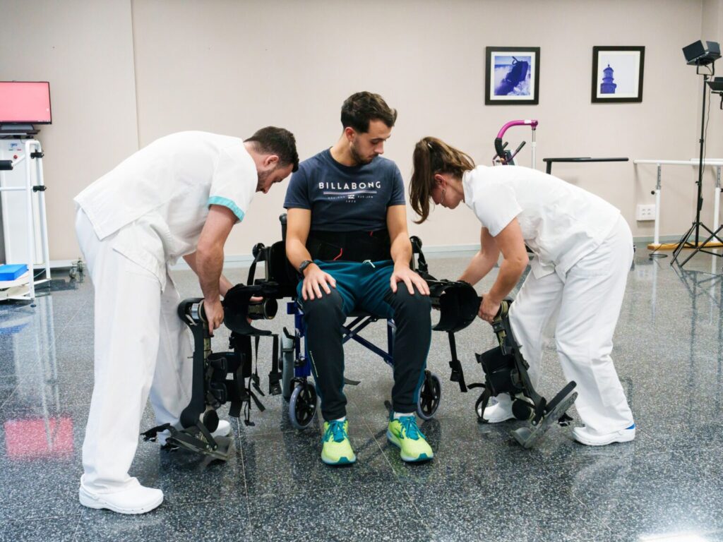 "En neurorrehabilitación robótica trabajamos pensando en la vida real del paciente: que pueda moverse por casa con seguridad y reducir el riesgo de caídas", explica Sara García Delgado